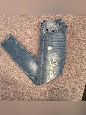 Judy Blue Medium Wash Distressed Skinny Jeans